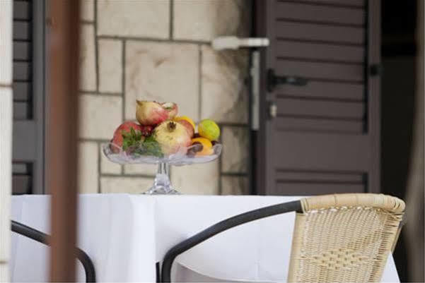 Guest House Burin ムリニ エクステリア 写真