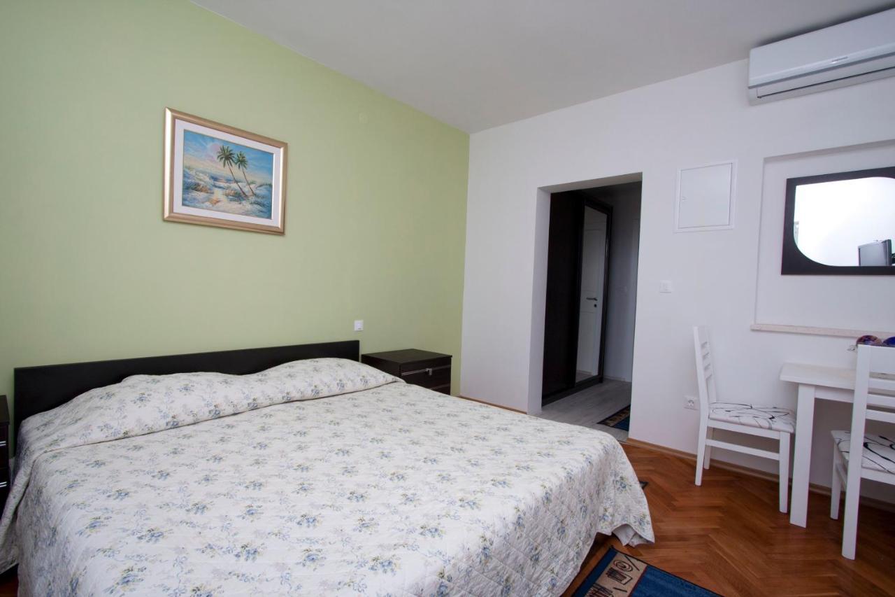 Guest House Burin ムリニ エクステリア 写真